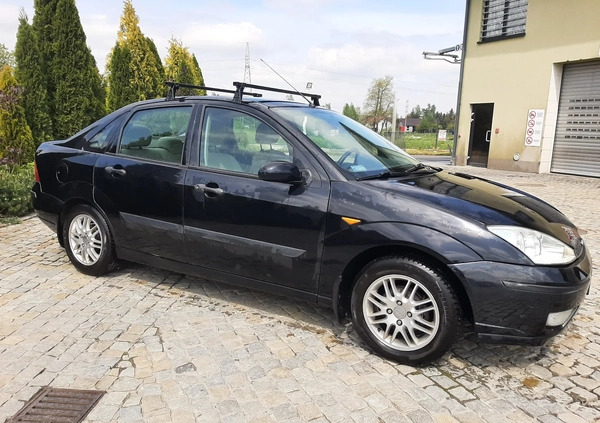 Ford Focus cena 3790 przebieg: 214000, rok produkcji 2003 z Szczucin małe 211